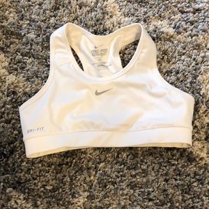 White nike sports bra